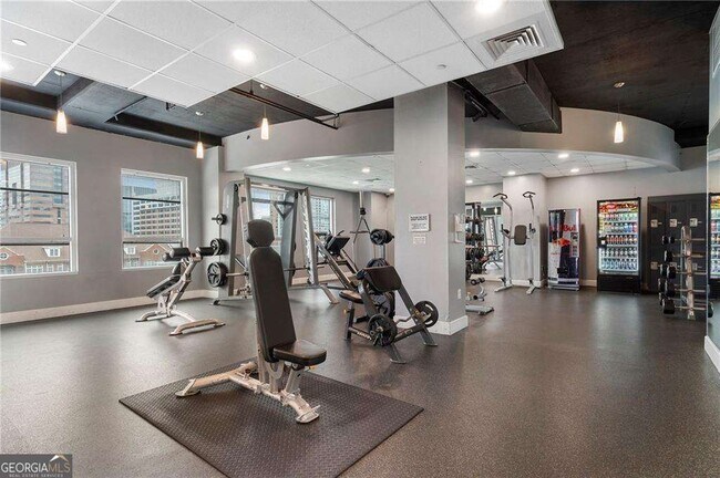 Building Photo - 923 Peachtree St NE