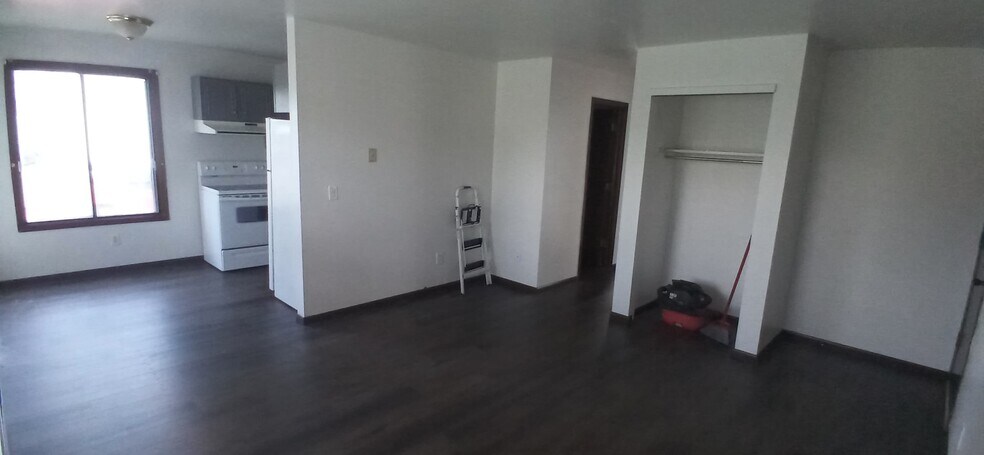 Building Photo - 2766 N Robinson Dr