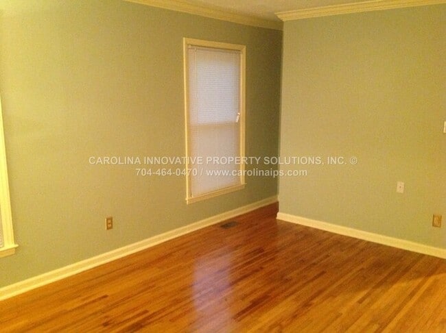 Building Photo - 4535 Dawnwood Dr