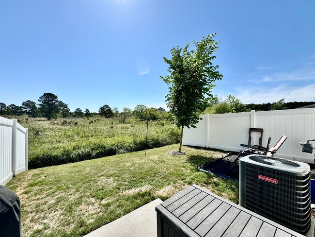 Building Photo - First Time Rental - Ready July 30th! 4 Bedrooms PLUS Loft! Great Views! Dog Park - Stocked Fishin...
