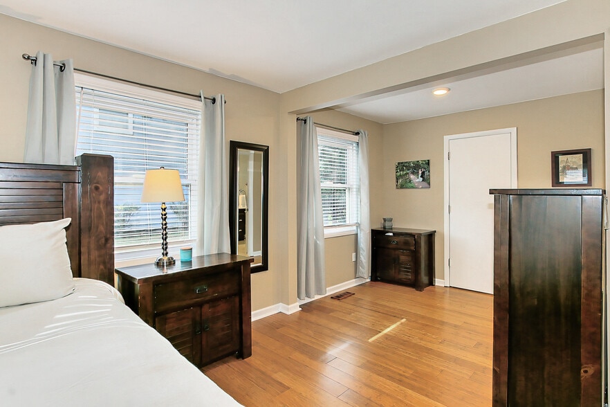 Building Photo - 13007 Melville Ln