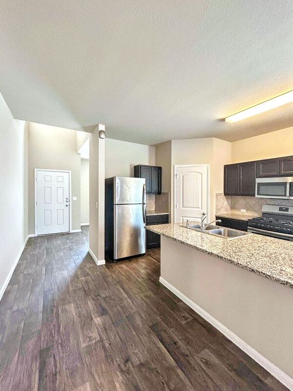 Building Photo - 215 Cibolo Creek Dr