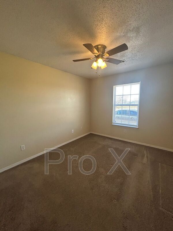 Building Photo - 3510 SW Landau Ct