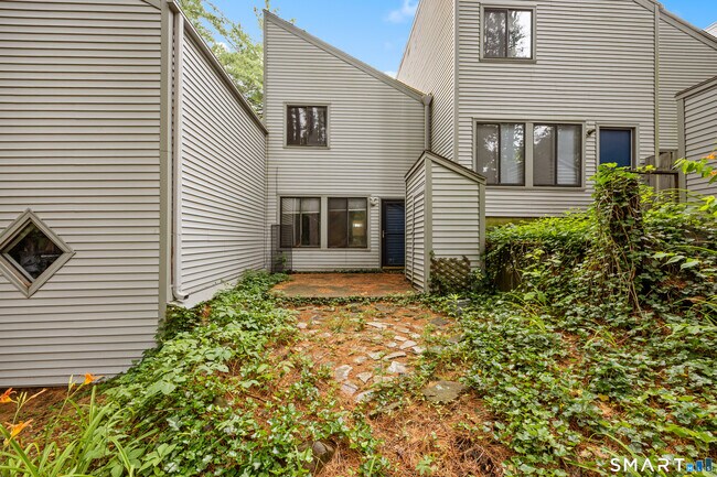 Building Photo - 5 Staunton Ct