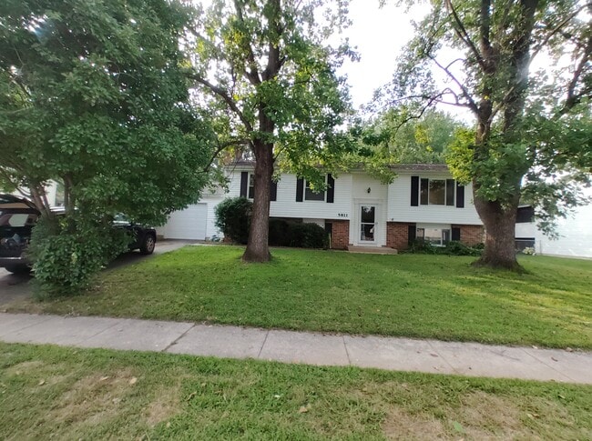 Primary Photo - 5811 Heming Ave