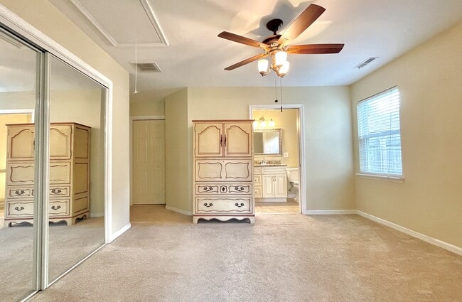 Building Photo - 1014 Scarlet Oak Ct S