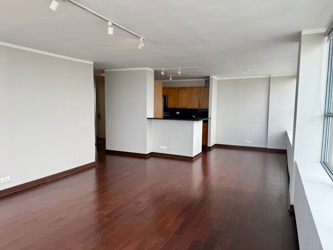 Building Photo - 655 W Irving Park Rd