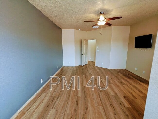 Building Photo - 2317 Garden Rd NE