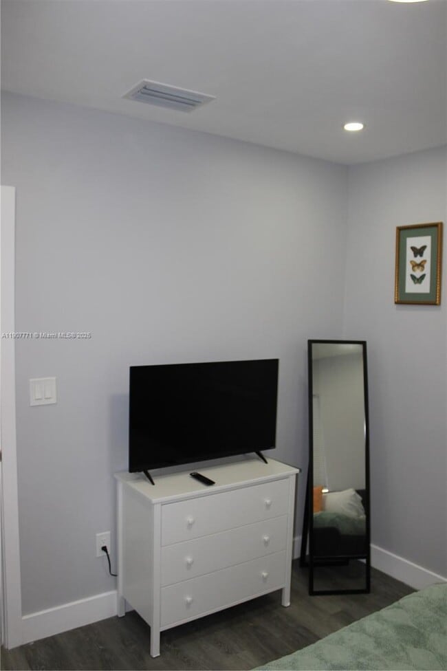 Building Photo - 1016 State St