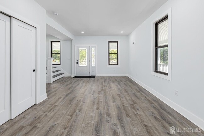 Building Photo - 3547 Finlaw Ave