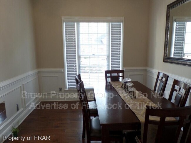 Building Photo - 124 Highgrove Ct
