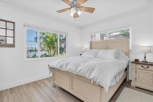 Building Photo - 341 Boca Ciega Dr