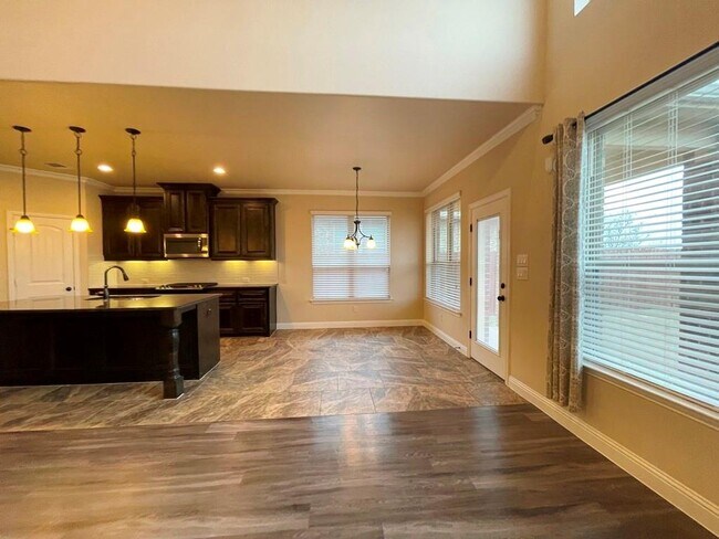 Building Photo - 433 Mistflower Springs Dr