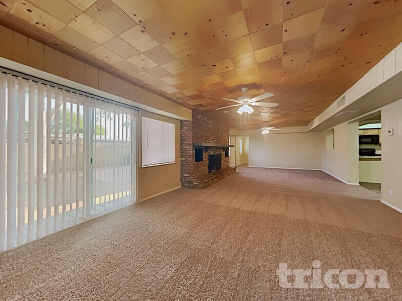 Building Photo - 6258 W Wolf St