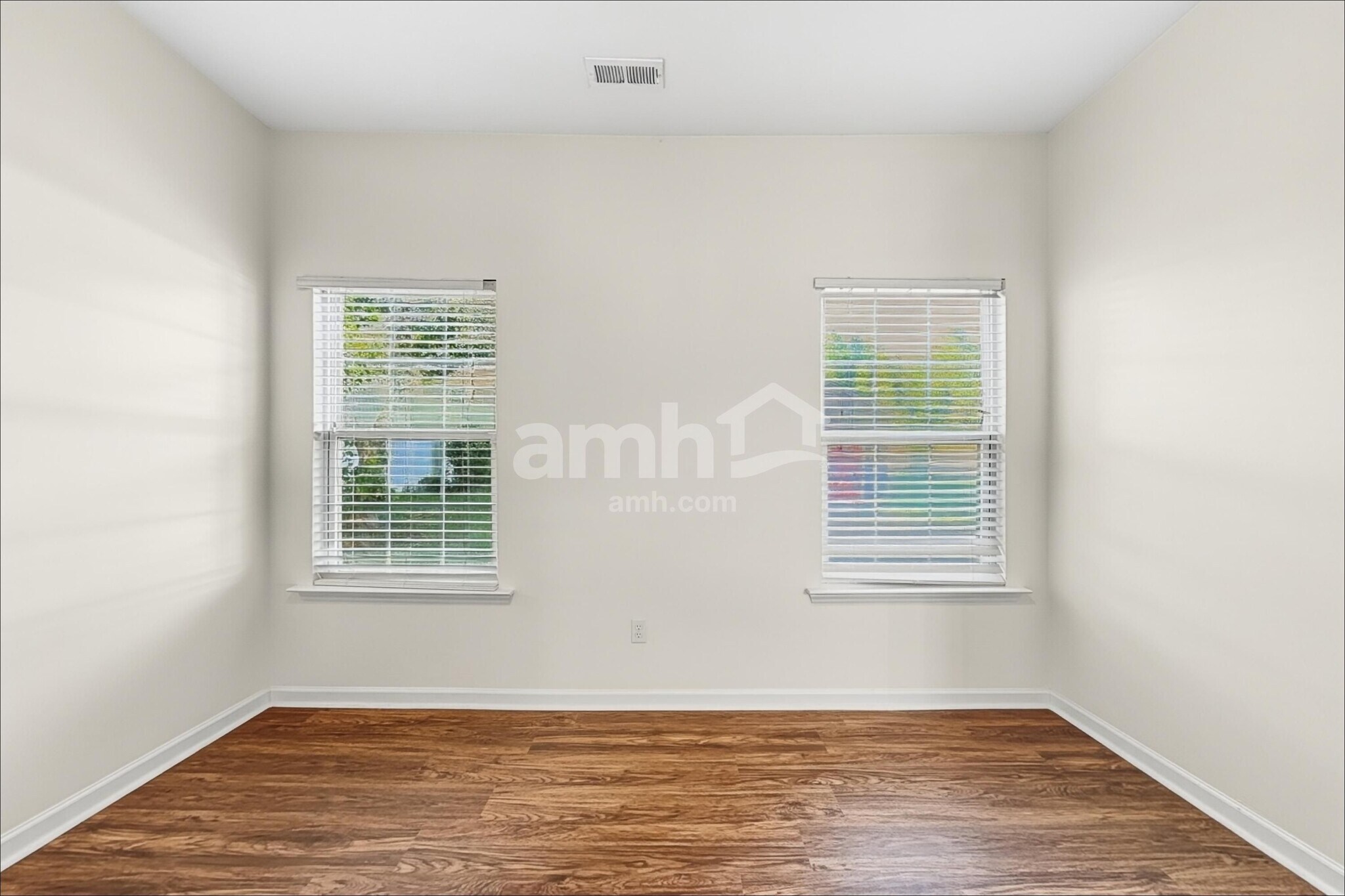 Building Photo - 1010 Golden Crest Dr