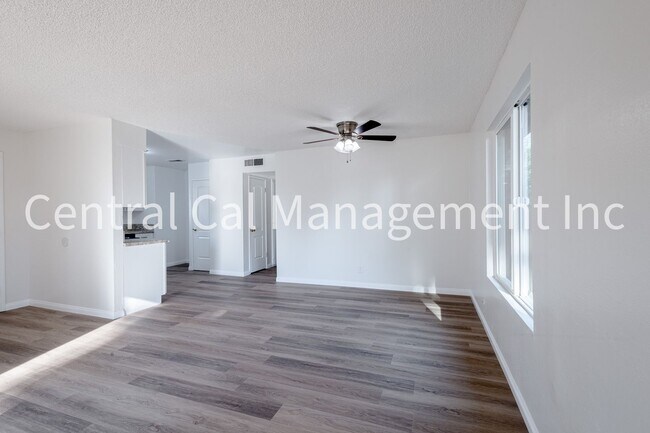 Building Photo - 4621 Auburn St