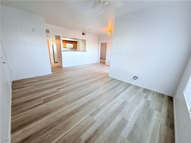 Building Photo - 7255 W Sunset Rd