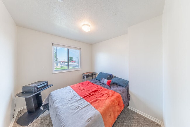 Building Photo - 5508 S 4225 W