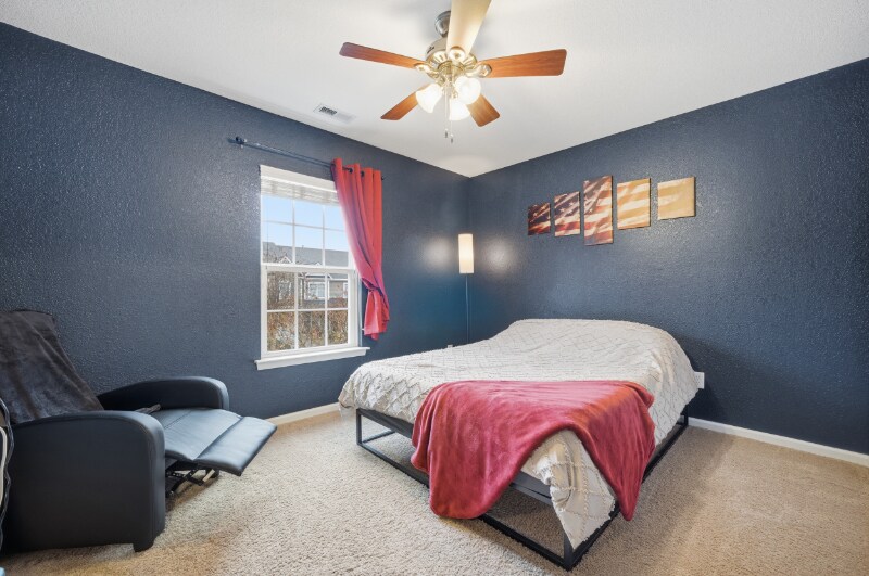 Building Photo - 5022 Breleigh Ln