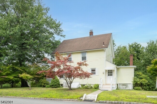 Building Photo - 275 E Mt Pleasant Ave