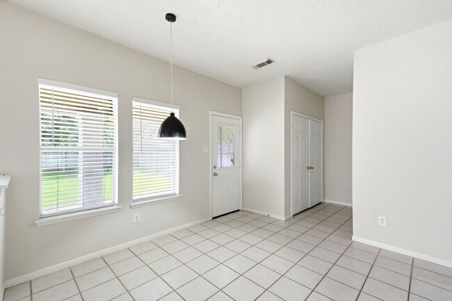 Building Photo - 3126 Waters View Dr