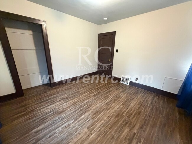 Building Photo - 1220 Harmon-