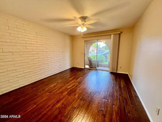 Building Photo - 5433 N 79th Pl