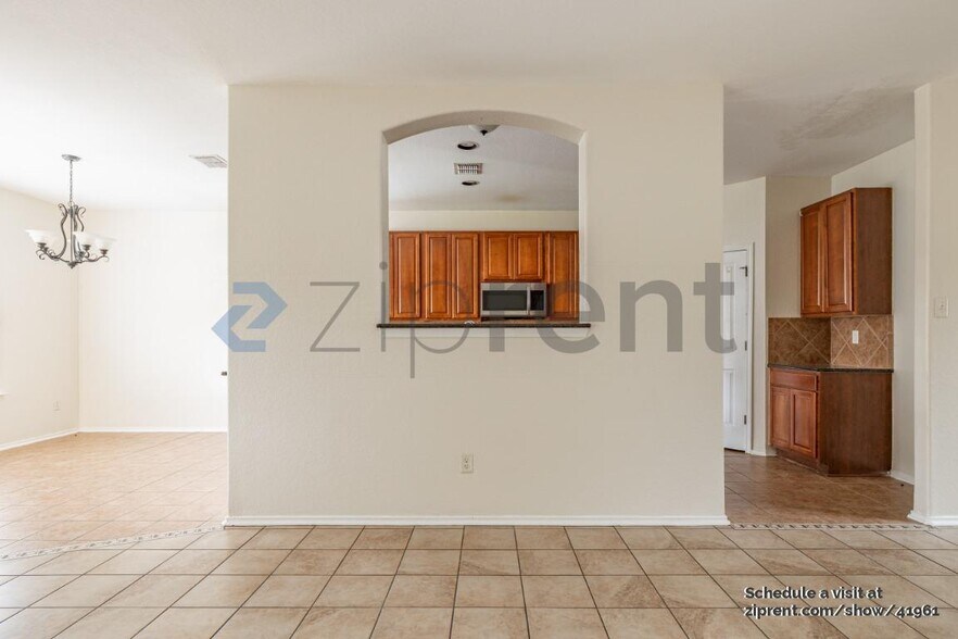 Building Photo - 10335 Ashbury Creek