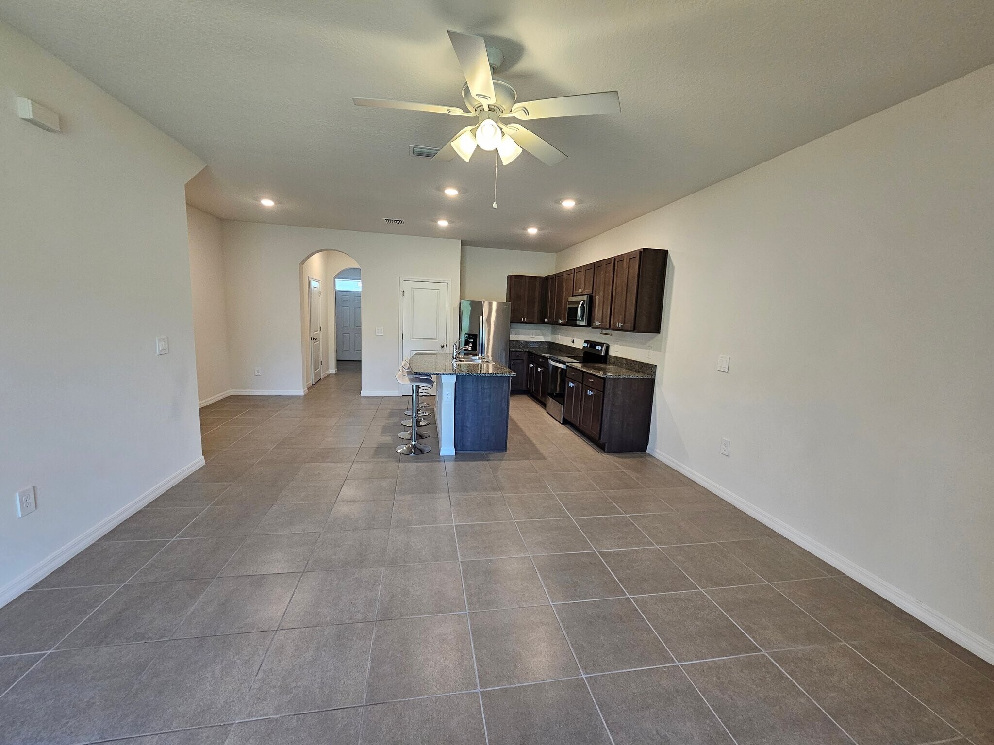 Building Photo - 8652 Milestone Dr