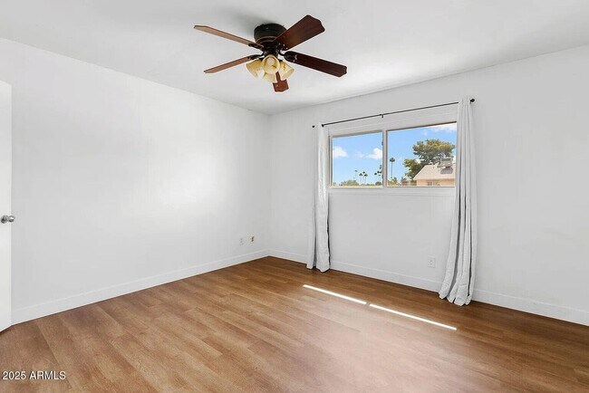 Building Photo - 1232 E Baker Dr