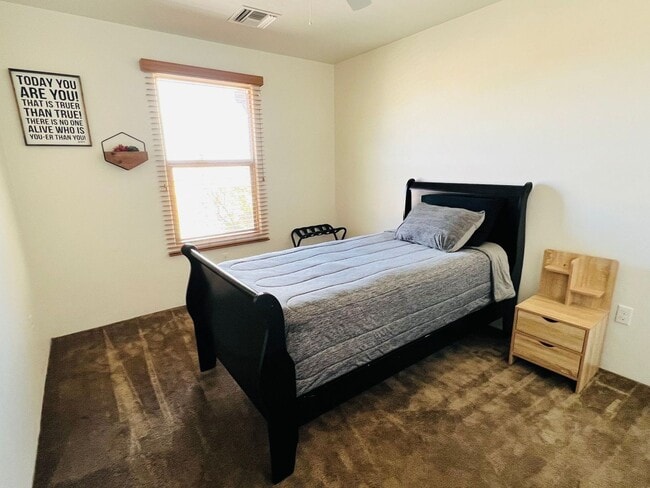 Building Photo - Furnished monthly rental home with all uti...