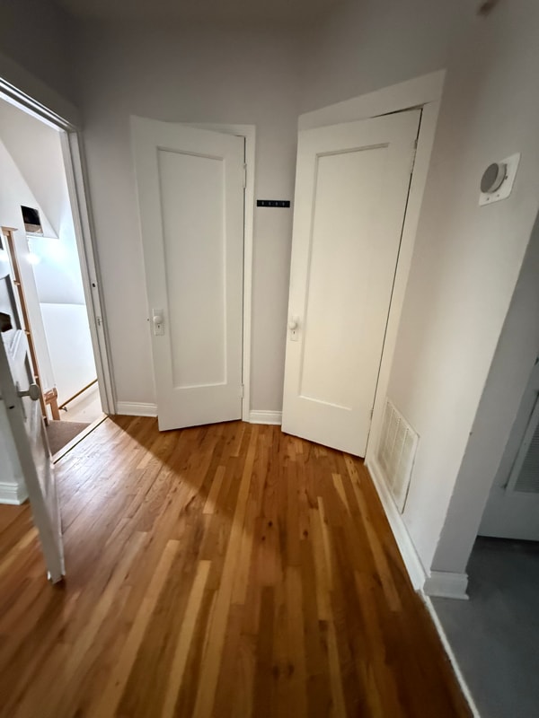 Building Photo - 1114 N Karlov Ave