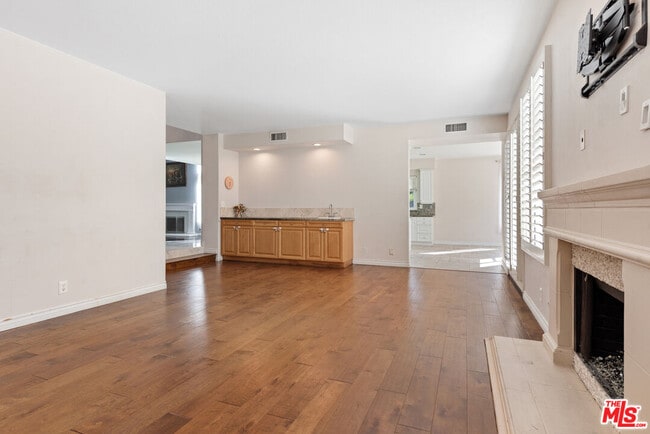 Building Photo - 24310 Belford Ct