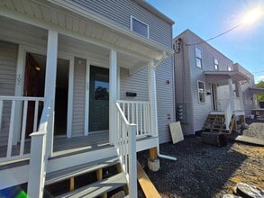 Building Photo - 109 2nd St