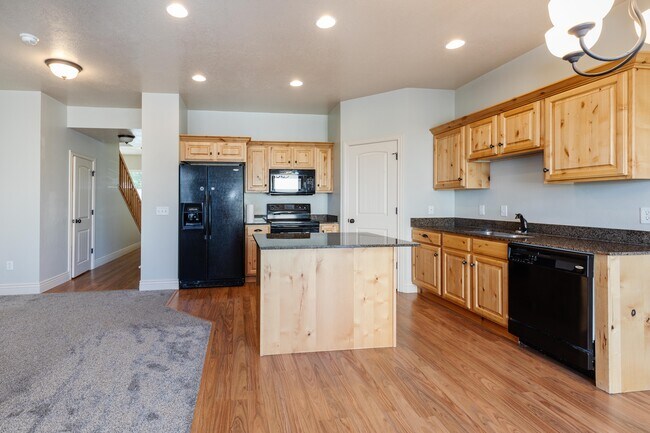 Kitchen - 693 N 240 E