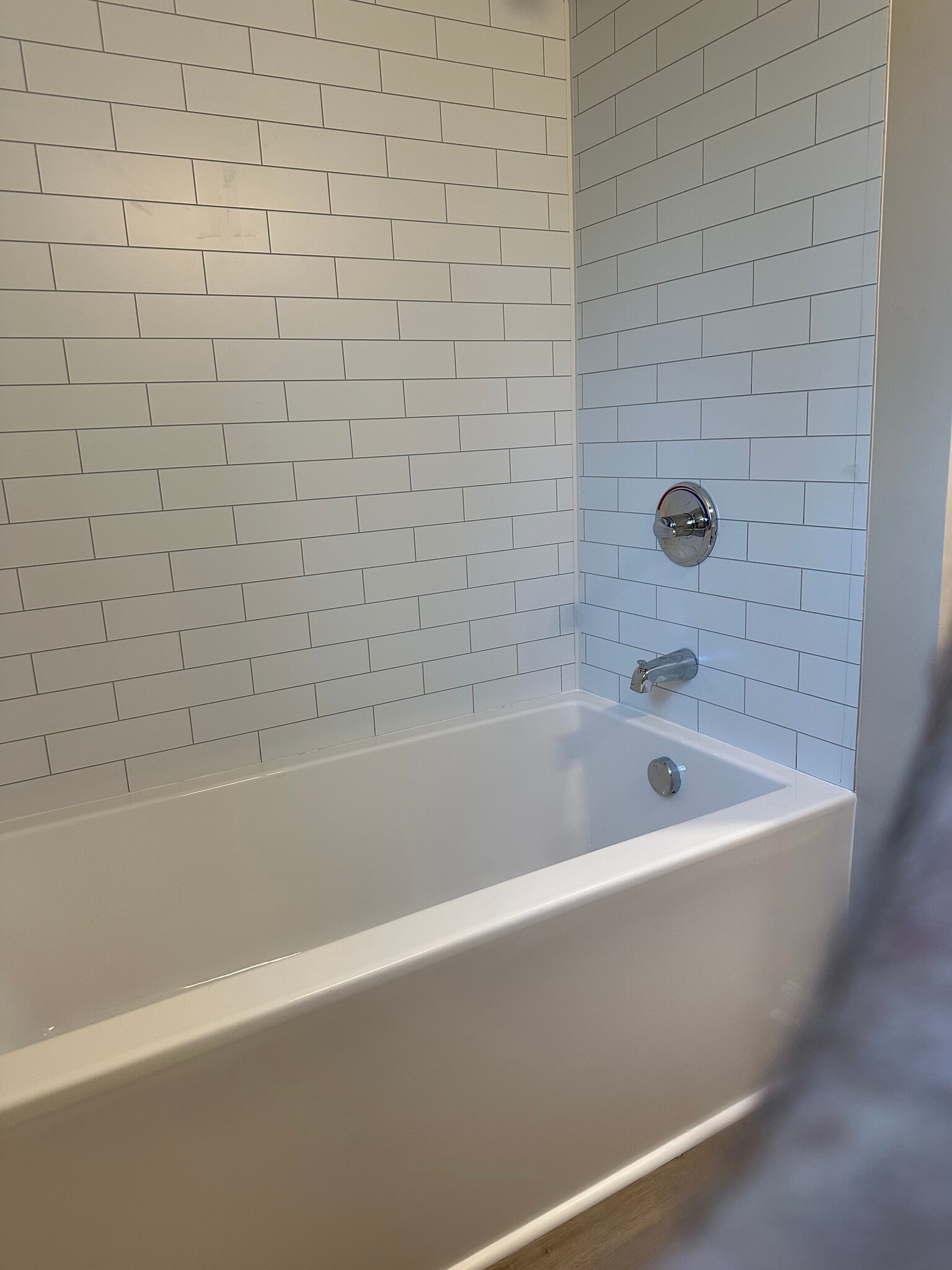Bathtub - 4103 N Center St