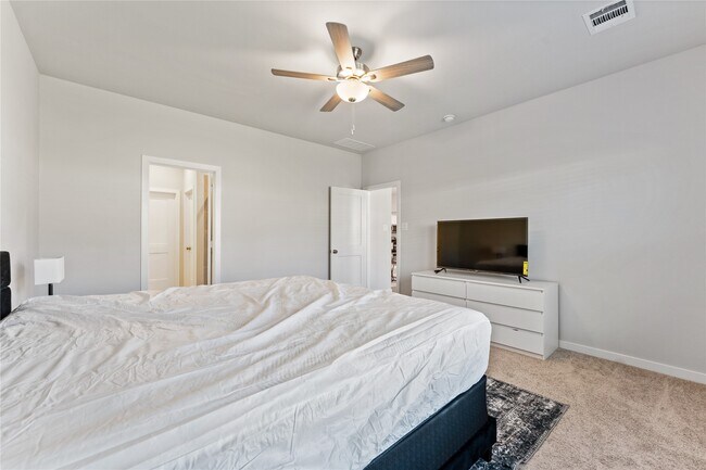 Building Photo - 16215 Globetrotter Ct