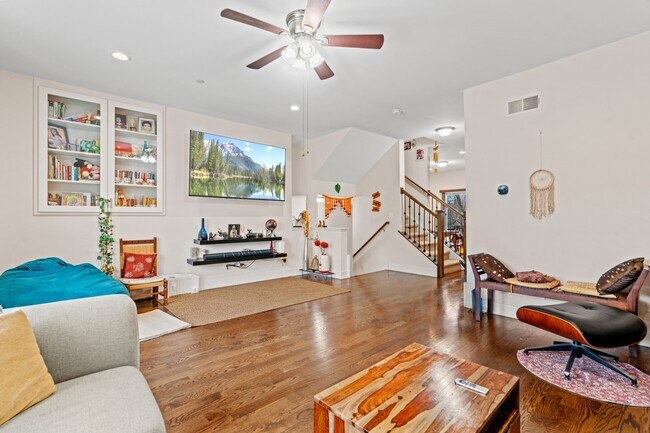 Building Photo - 2607 Chelsey St