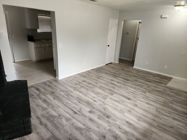 Building Photo - 15833 Serrano Rd