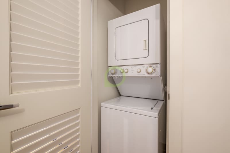 Building Photo - 161 W Carroll Ave