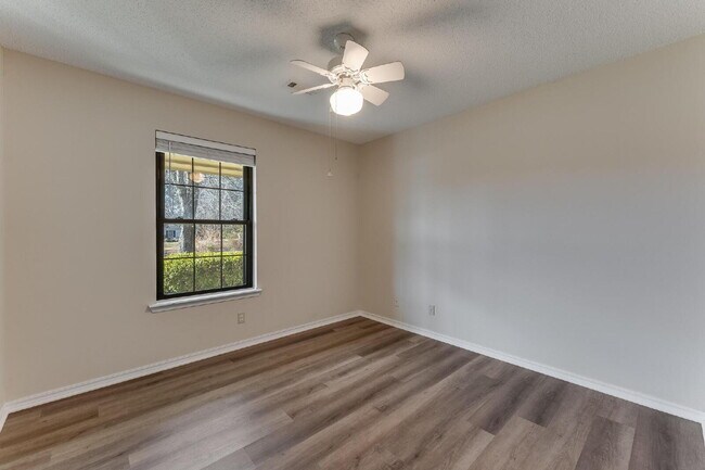 Building Photo - East Fayetteville 3-Bedroom Home with Granite Touches & Cozy Fireplace!"