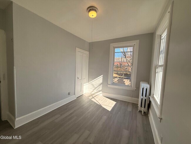 Building Photo - 184 Quail St