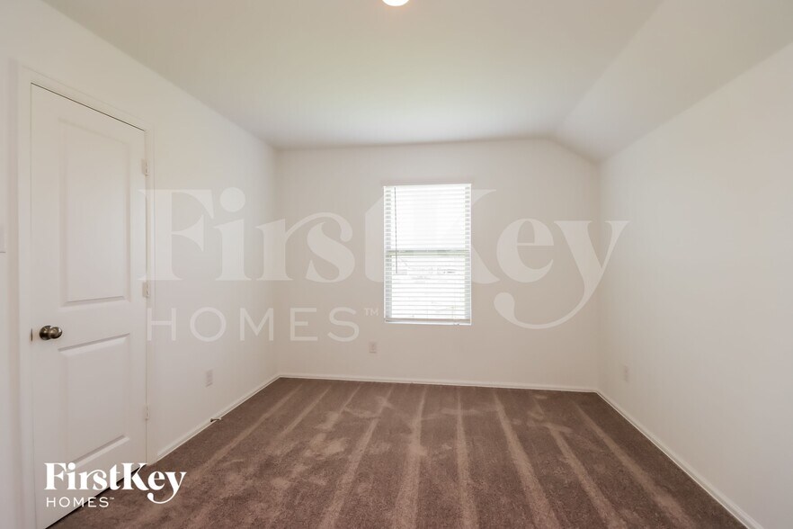 Building Photo - 23709 Pagliano Ct