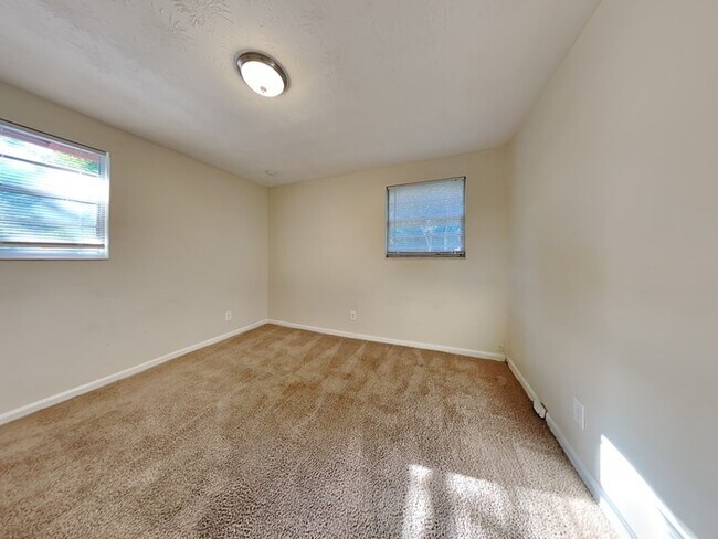 Building Photo - WESTSIDE HOME