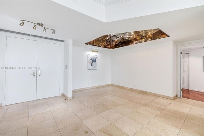 Building Photo - 20281 E Country Club Dr