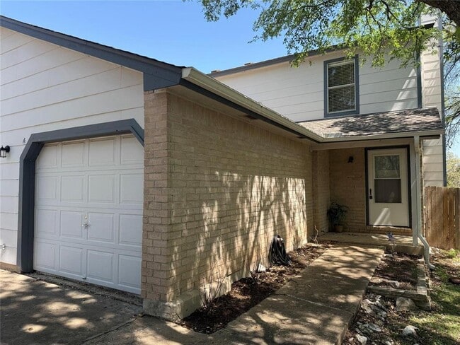 Building Photo - 6109 Parkwood Dr