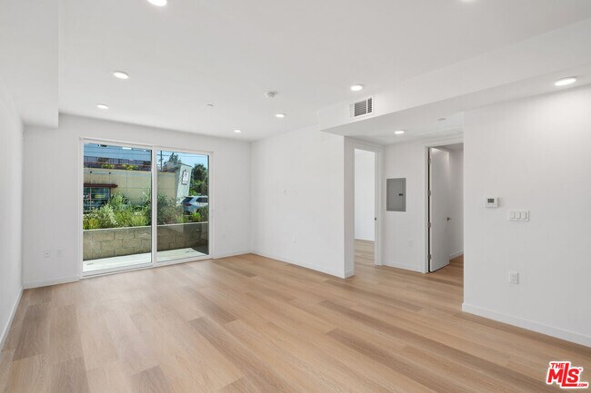 Building Photo - 4406 Fulton Ave
