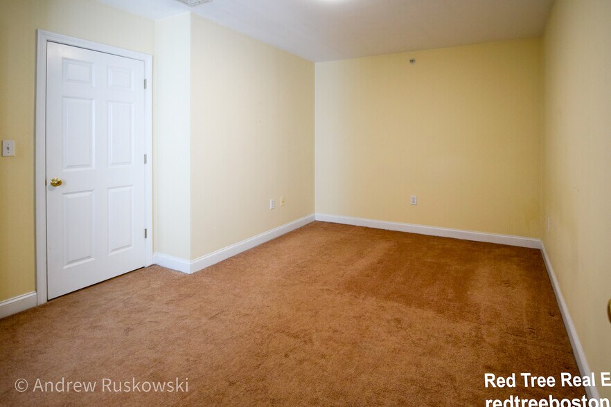 Building Photo - 393 W Broadway