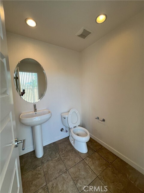 Building Photo - 102 Wild Rose