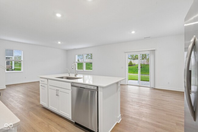 Building Photo - 15274 Farrington Rd